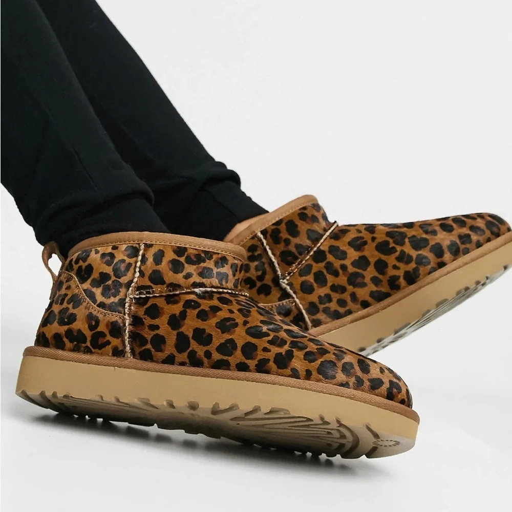 NWT UGG Classic Ultra Mini ankle boots in leopard print size 6 - Picture 2 of 8